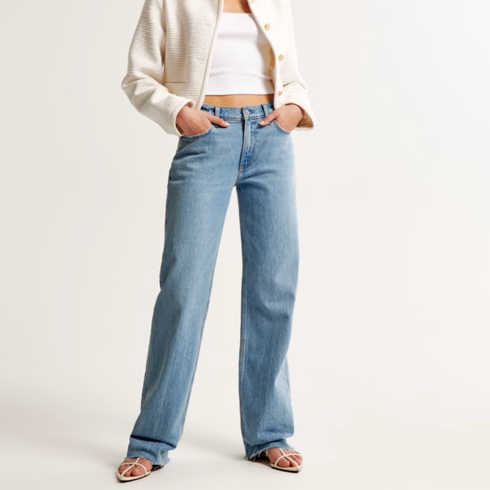 Abercrombie The Baggy Low Rise Jean Size 26 (2) Regular Length
